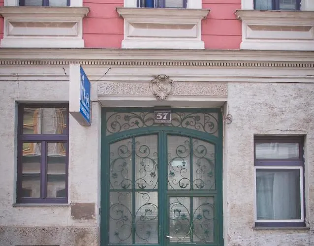 Niko * Vienna